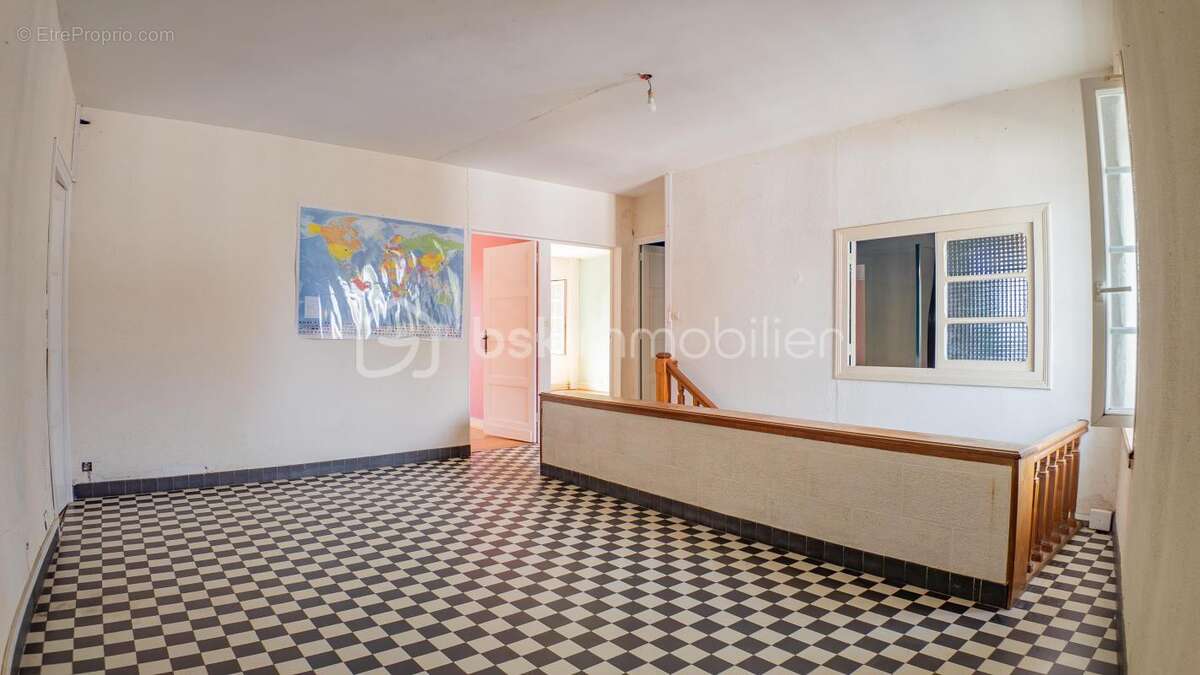 Surprenante maison de caractère à rafraîchir pour un projet familial ou professionnel - photo 14