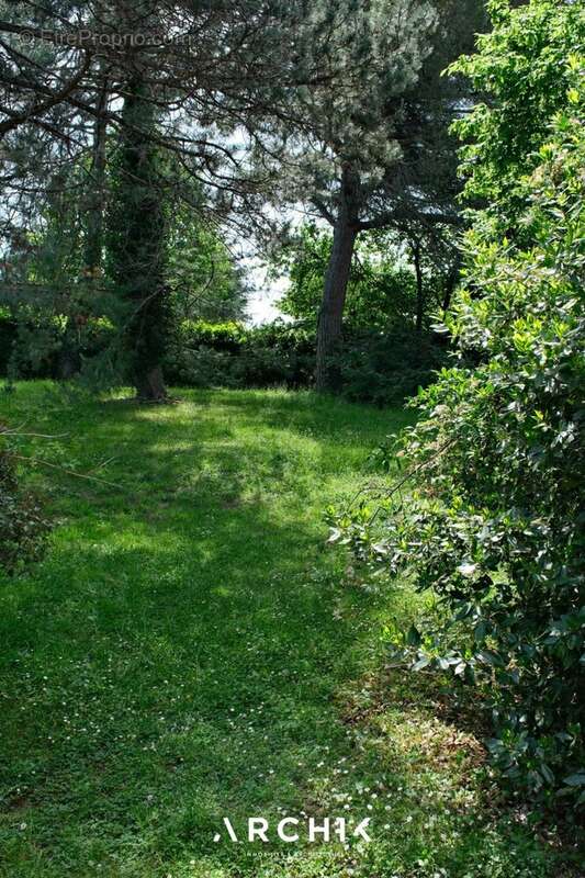 Maison 285 m² à Miramont-De-Guyenne  - photo 20