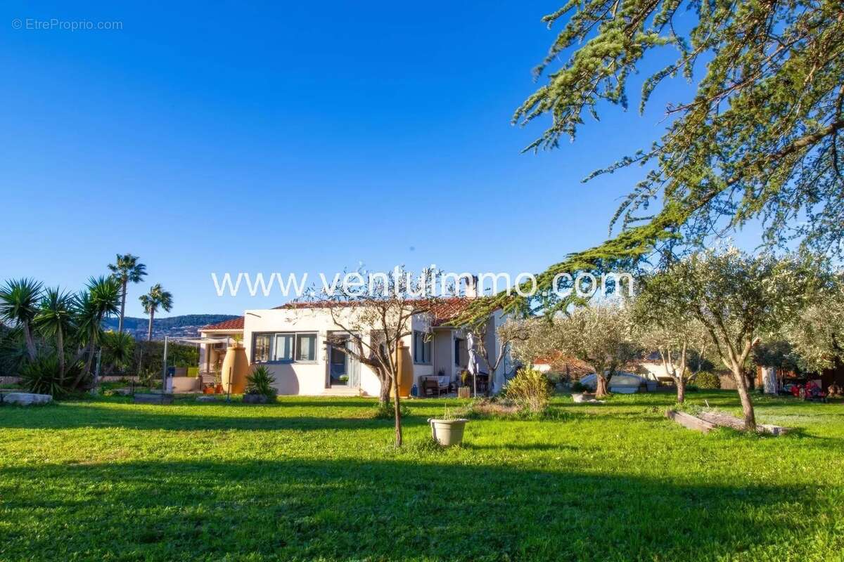 Maison à PEYMEINADE