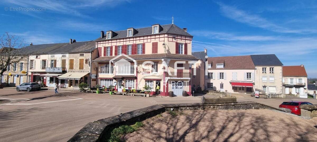 Photo 1 - Commerce à QUARRE-LES-TOMBES