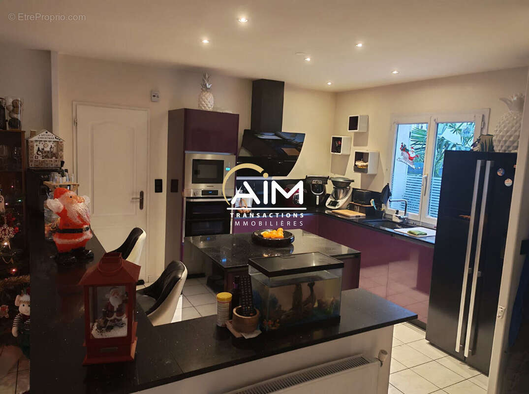 Maison à SAINT-DENIS-LES-PONTS