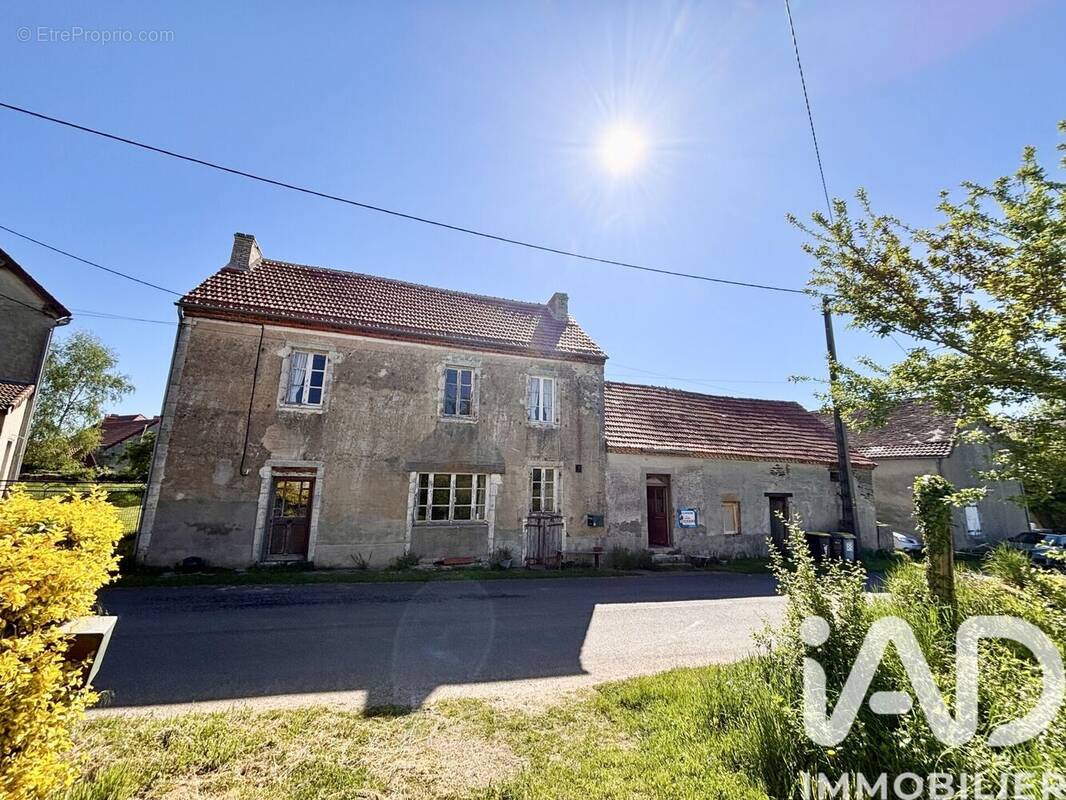Photo 1 - Maison à LALIZOLLE