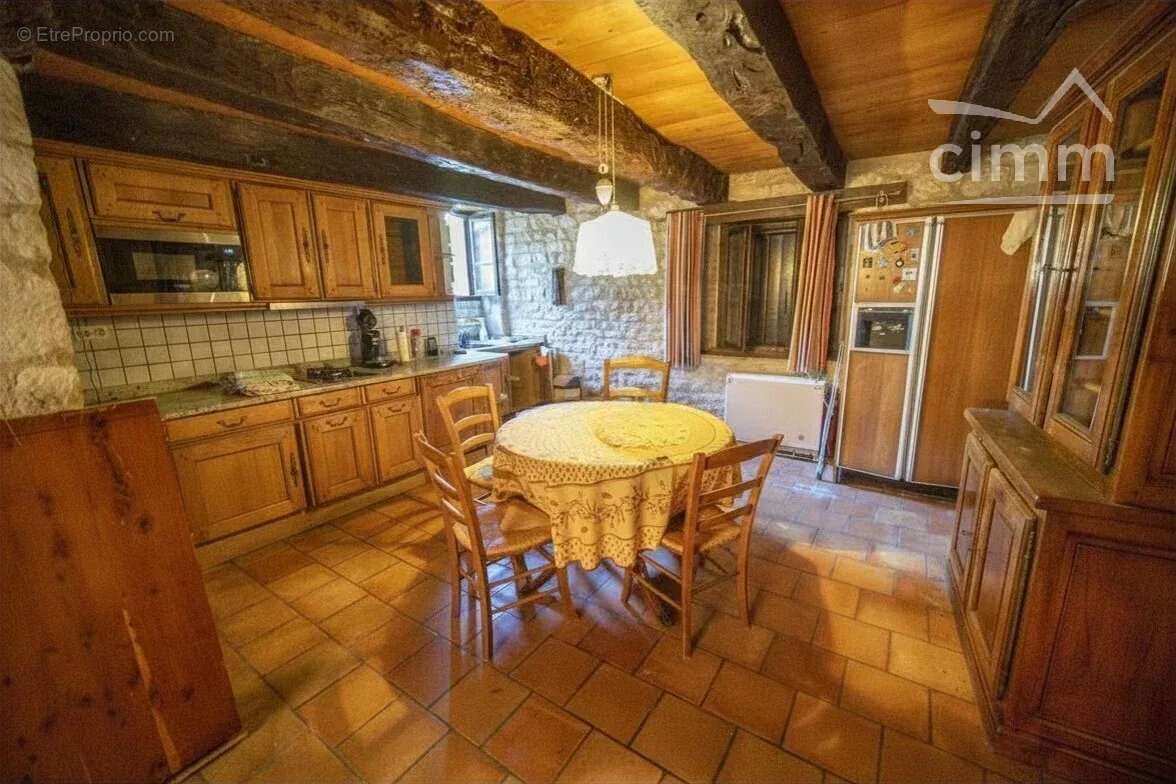 Belle maison au coeur du triangle d'or. - photo 8