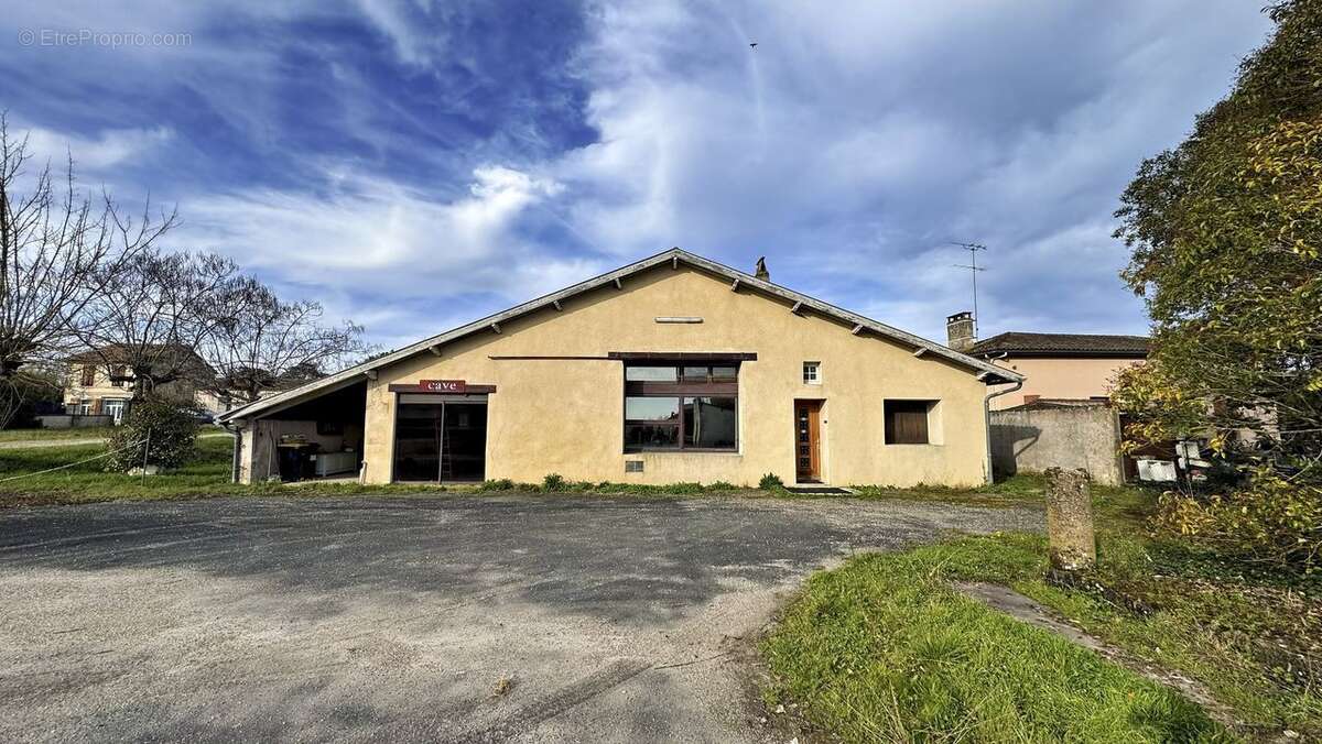 Maison à LAMOTHE-MONTRAVEL