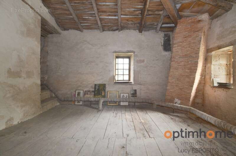 Maison à NANTEUIL-EN-VALLEE