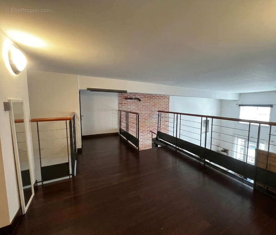 HIDRI IMMO PLUS vous propose un loft d'architecte 4 pièces avec clim réversible et parking loué à La Tronche - photo 8