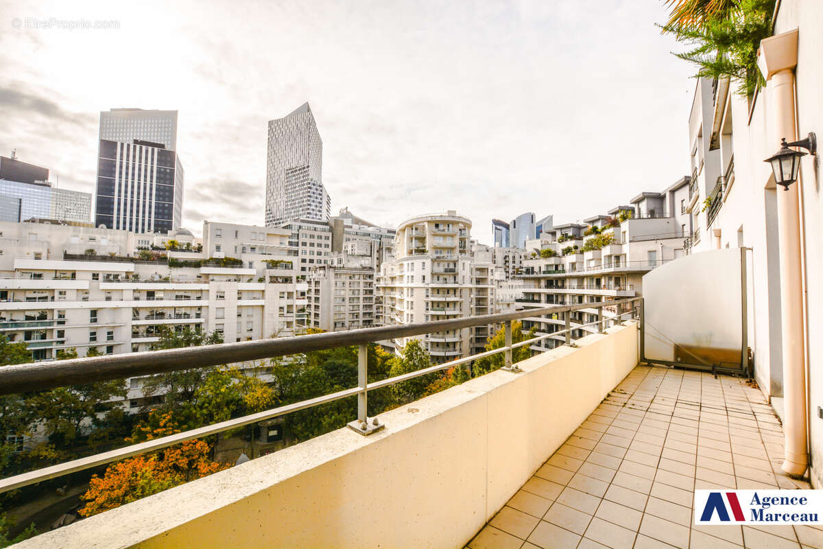 Appartement à COURBEVOIE