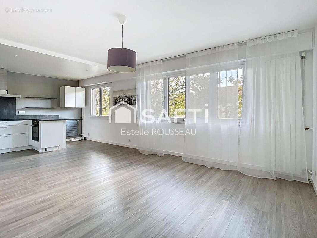 Photo 2 - Appartement à SAINT-MAUR-DES-FOSSES