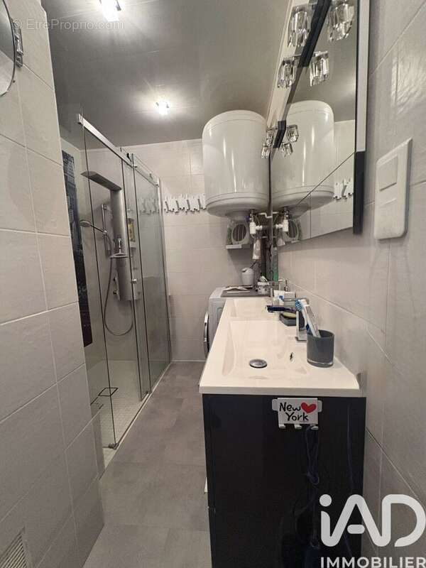 Appartement 48 m² à Saint-Cyr-Sur-Mer  - photo 4