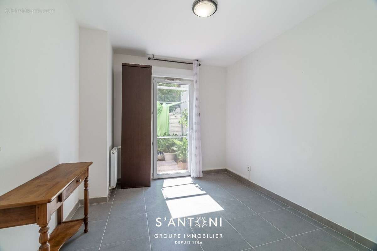 AGDE - CAYRETS - Appartement T3 en RDC avec Garage et Parking - photo 12