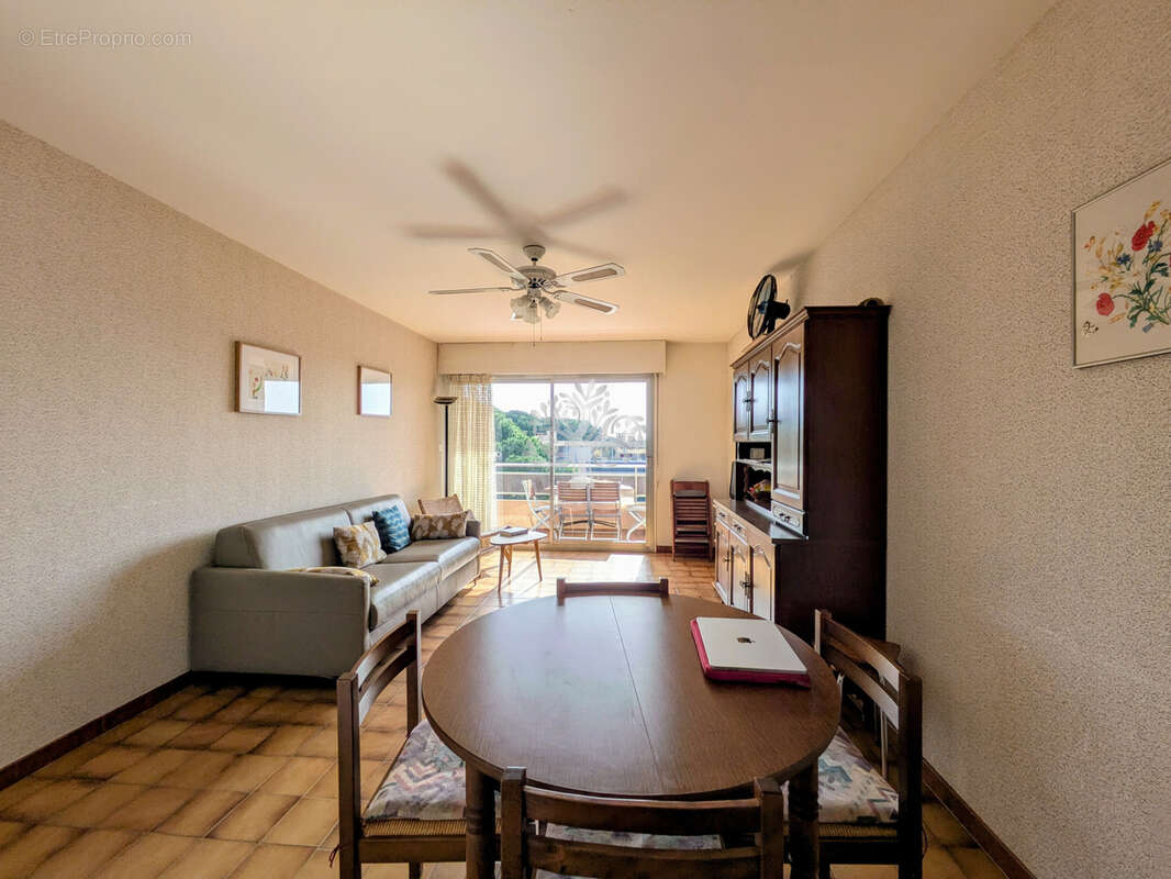 Appartement à SIX-FOURS-LES-PLAGES