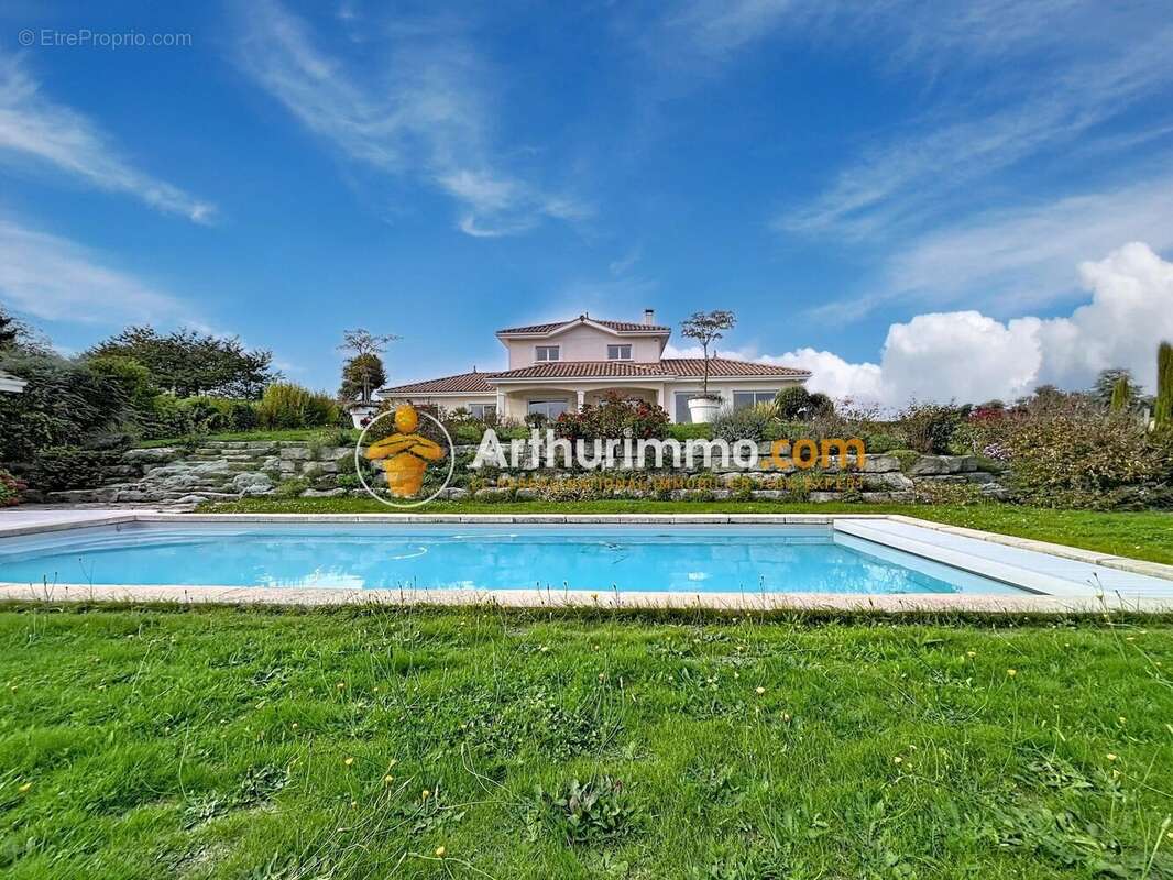 Maison à BOURGOIN-JALLIEU