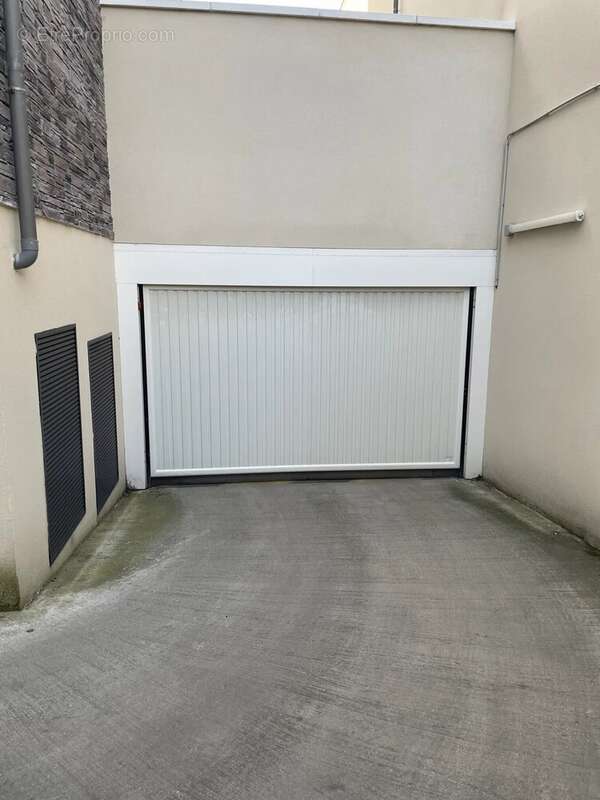 Parking à CHENNEVIERES-SUR-MARNE