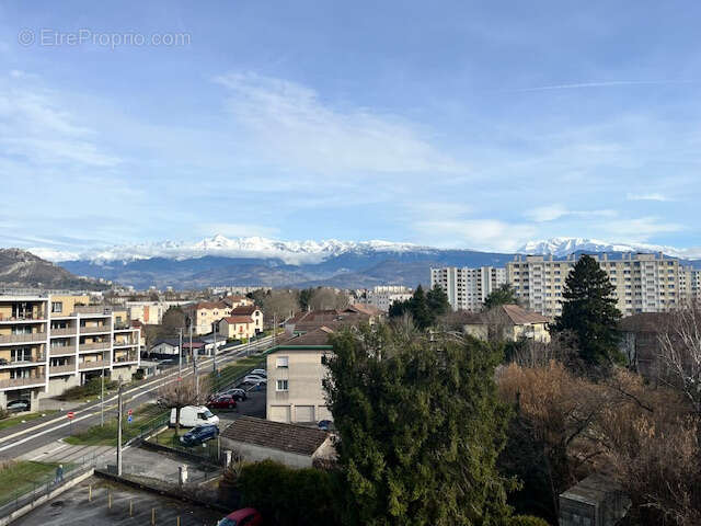 Appartement à FONTAINE