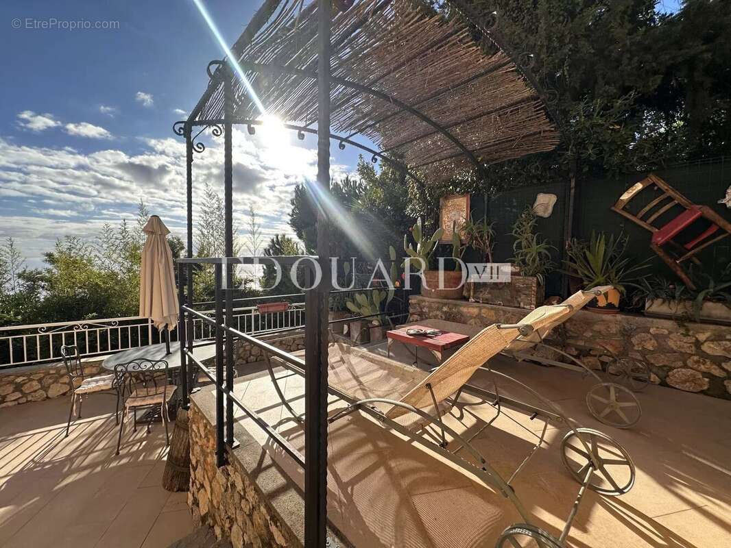 Appartement à ROQUEBRUNE-CAP-MARTIN