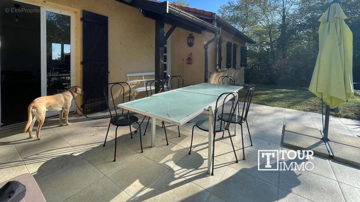 Maison 148 m² à La Tour-De-Salvagny  - photo 8