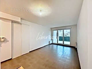 Appartement à VILLENEUVE-LE-ROI