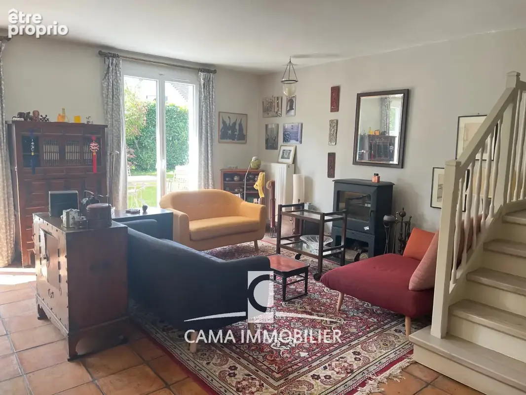 Exclusivité. Maison avec 5 chambres et un joli jardin paysager plein sud dans une residence recherchée. - photo 2