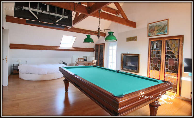 Maison à vendre 8 pièces, 204m², Puiseautin, 5 chambres, Piscine, Garage, Climatisation, Panneaux Solaires, Cave - photo 11