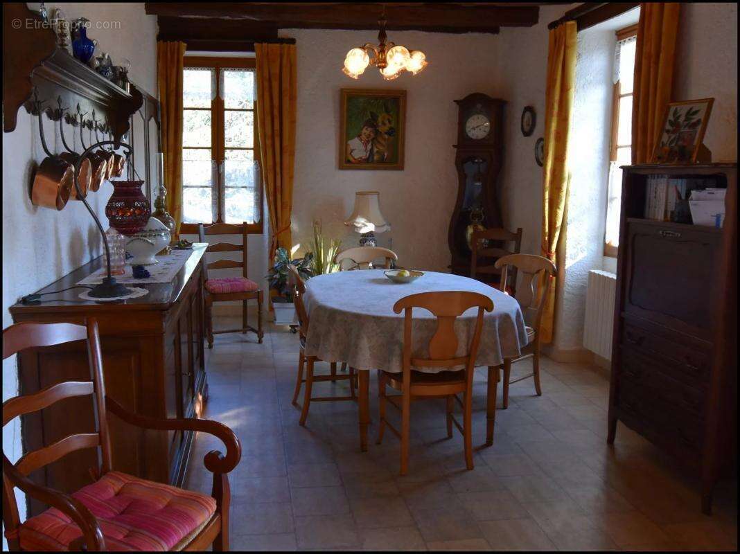 Maison à LAROQUE-DES-ARCS