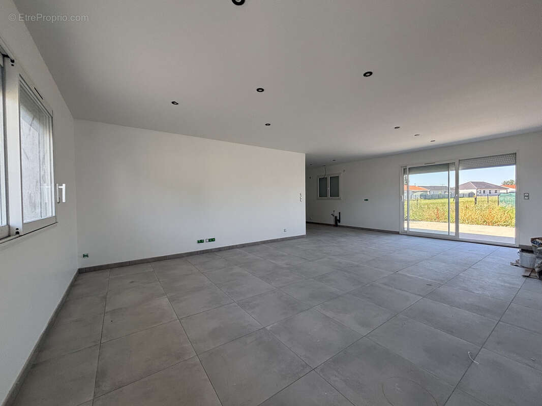 Appartement à COGNAT-LYONNE