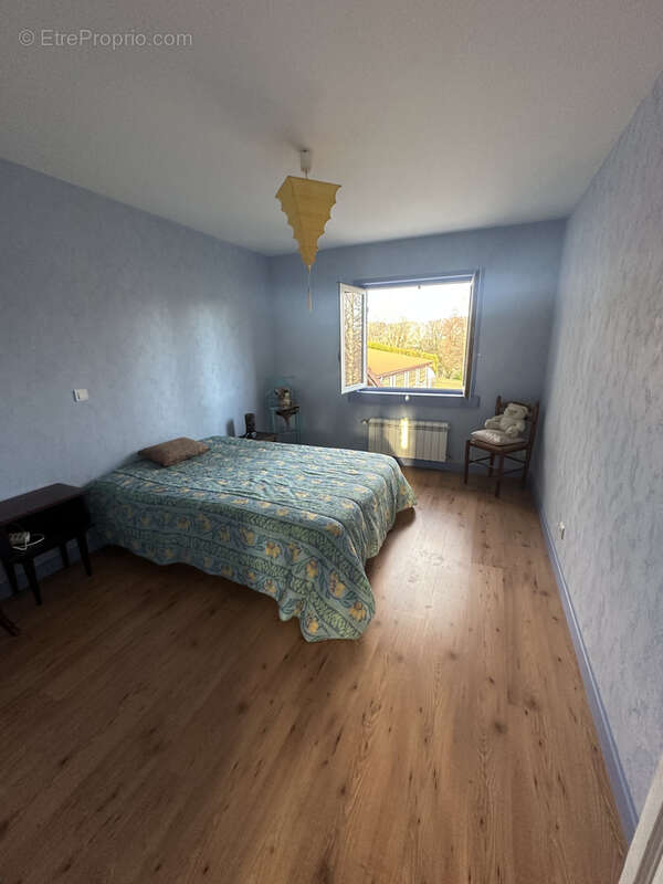 Maison à CELLES-SUR-DUROLLE