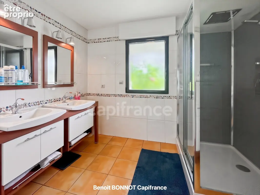 PLEUVEN – Maison familiale de 230 m² avec 6 chambres, suite parentale et espace indépendant - photo 7