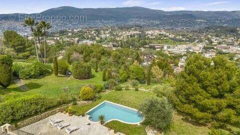 Maison à MOUANS-SARTOUX