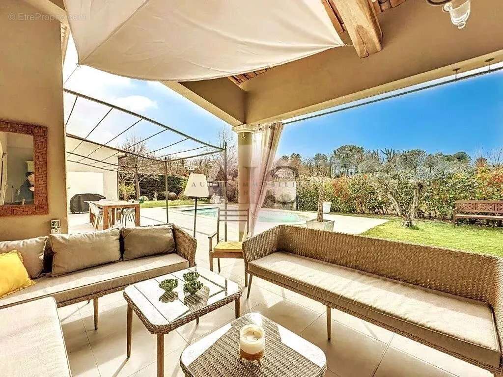 Maison à MONTAUROUX