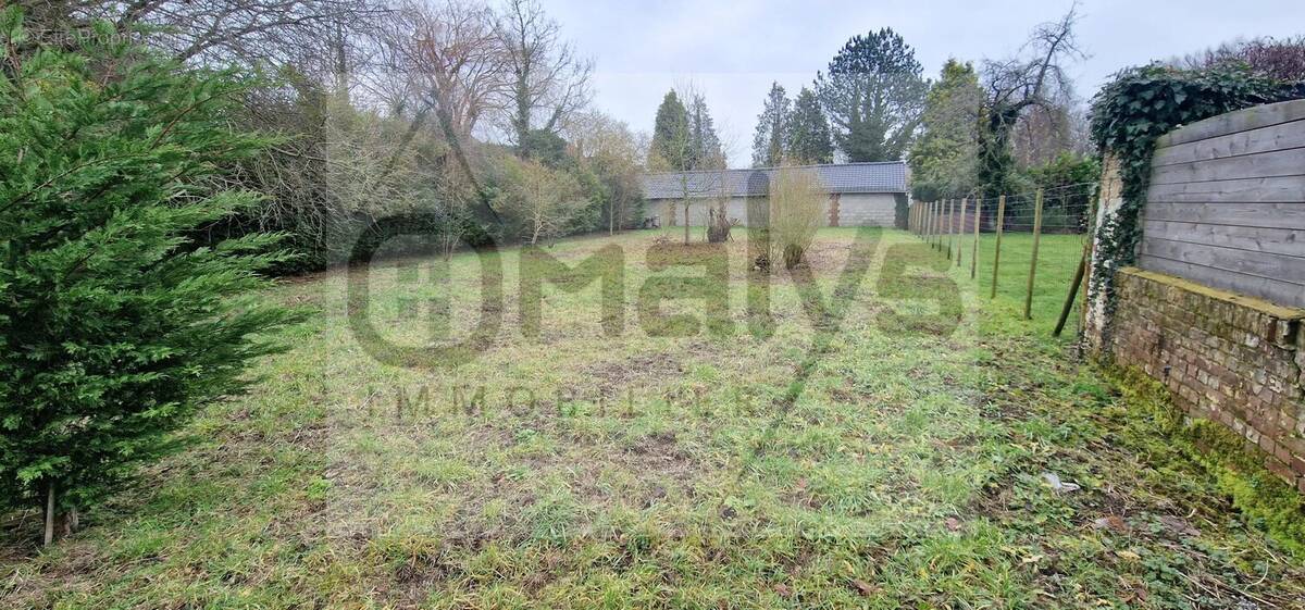 Terrain à AIRE-SUR-LA-LYS