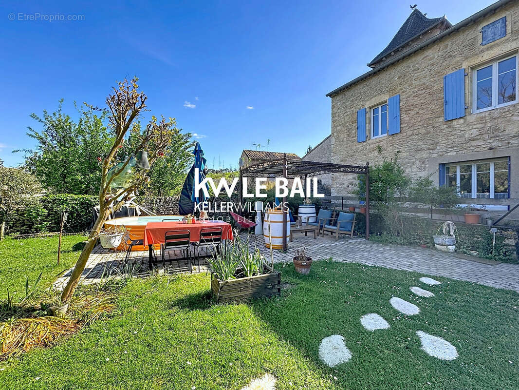 Maison 162 m² à Goujounac  - photo 2