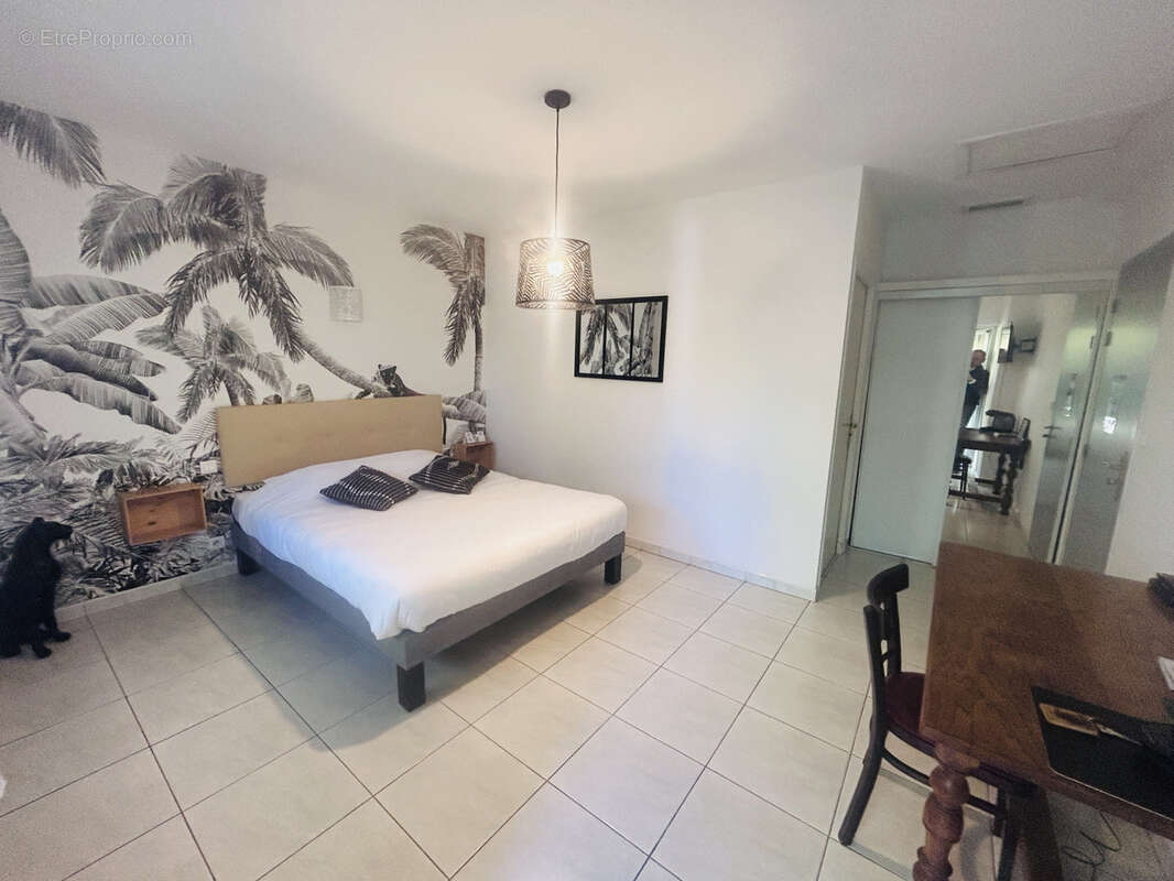 Commerce à RAZAC-SUR-L'ISLE