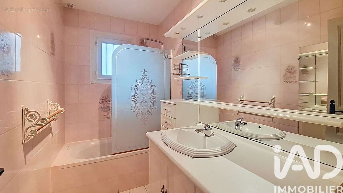 Maison 125 m² à Honguemare-Guenouville  - photo 7