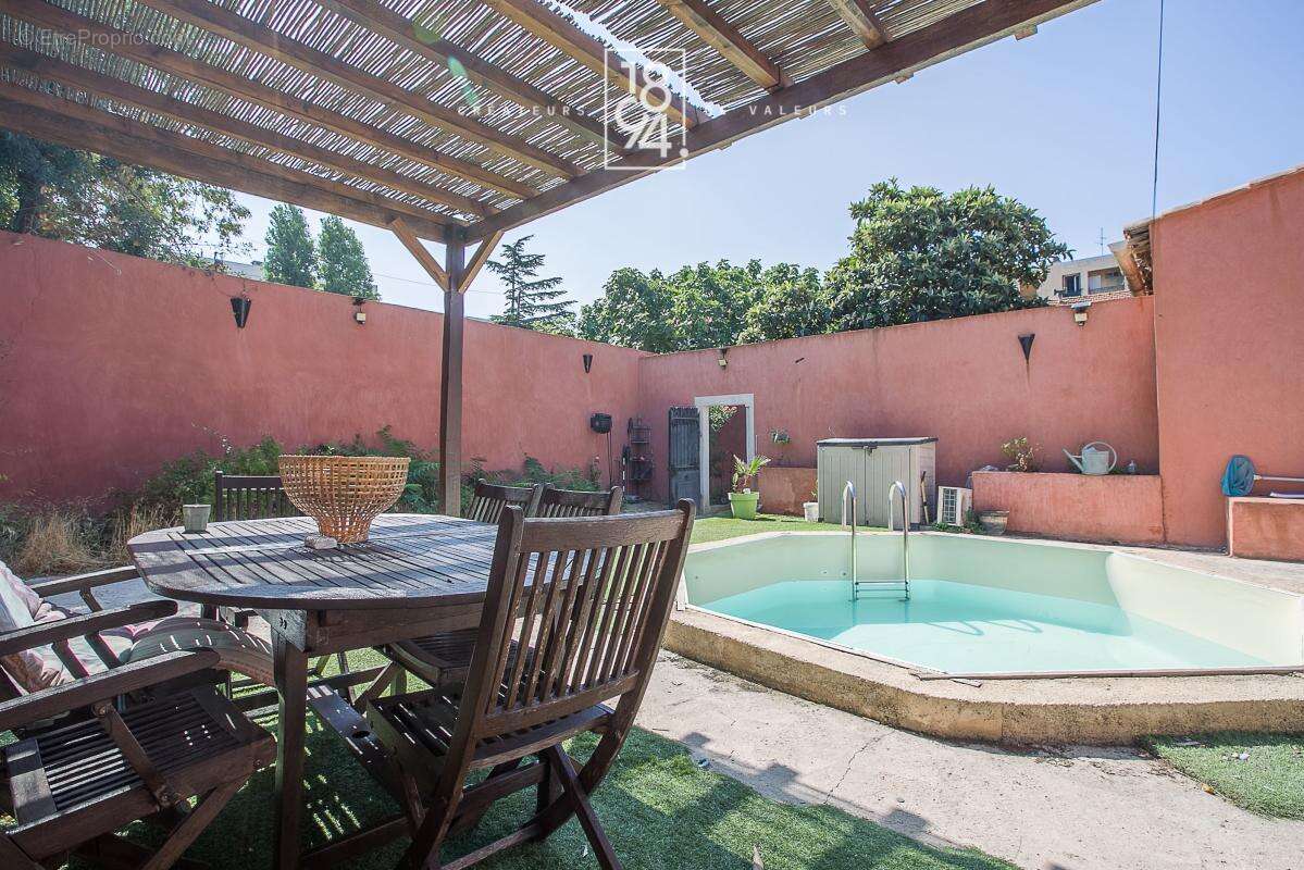 Maison 130 m2 t5 + dependance 32 m2 piscine terrain 665m2 au calme - photo 16