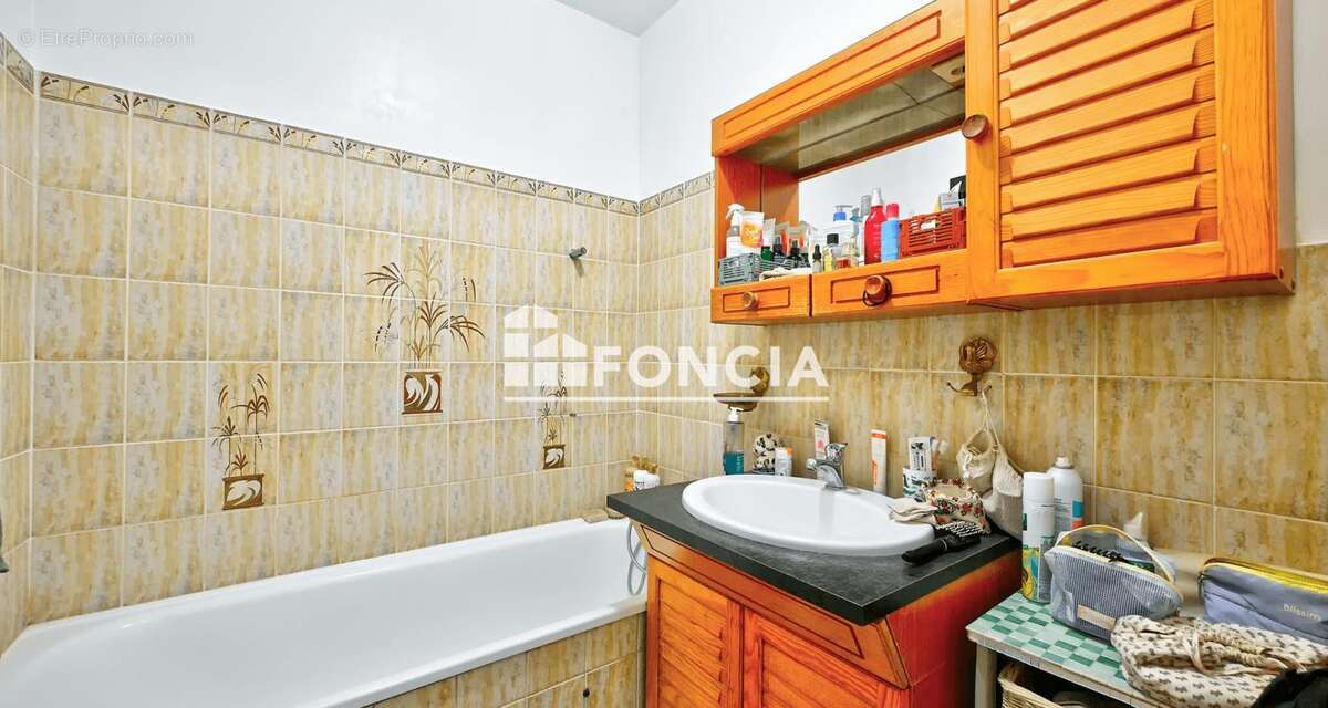 Appartement à FONTENAY-LE-FLEURY