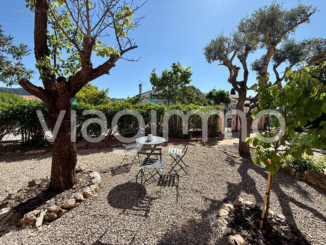 Maison à PUGET-VILLE