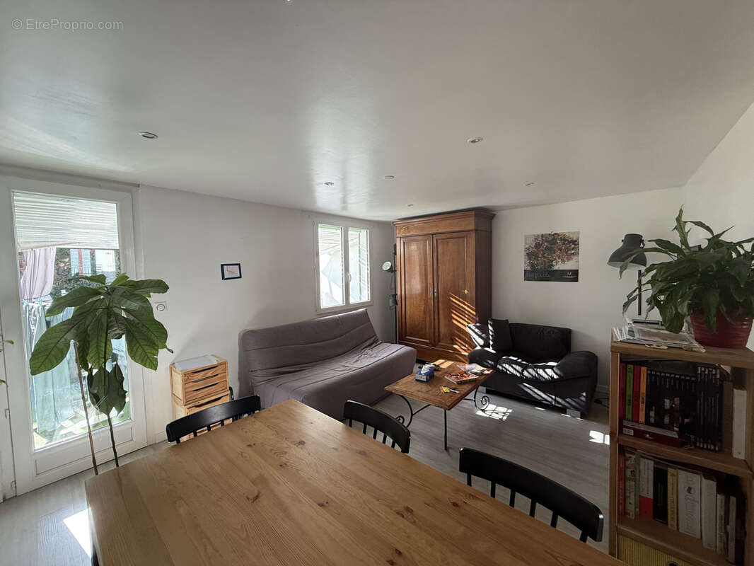 Maison à MONTPEYROUX