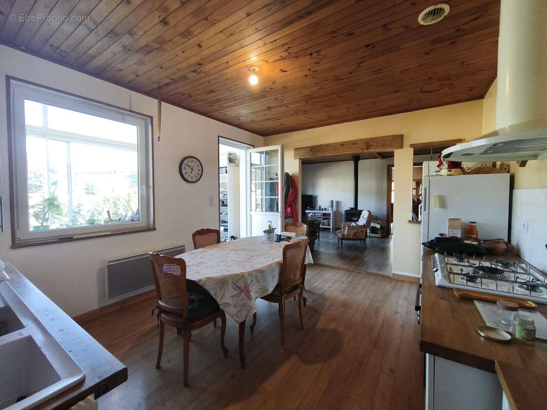 maison de plain pied sur 8700m2 de terrain - photo 12