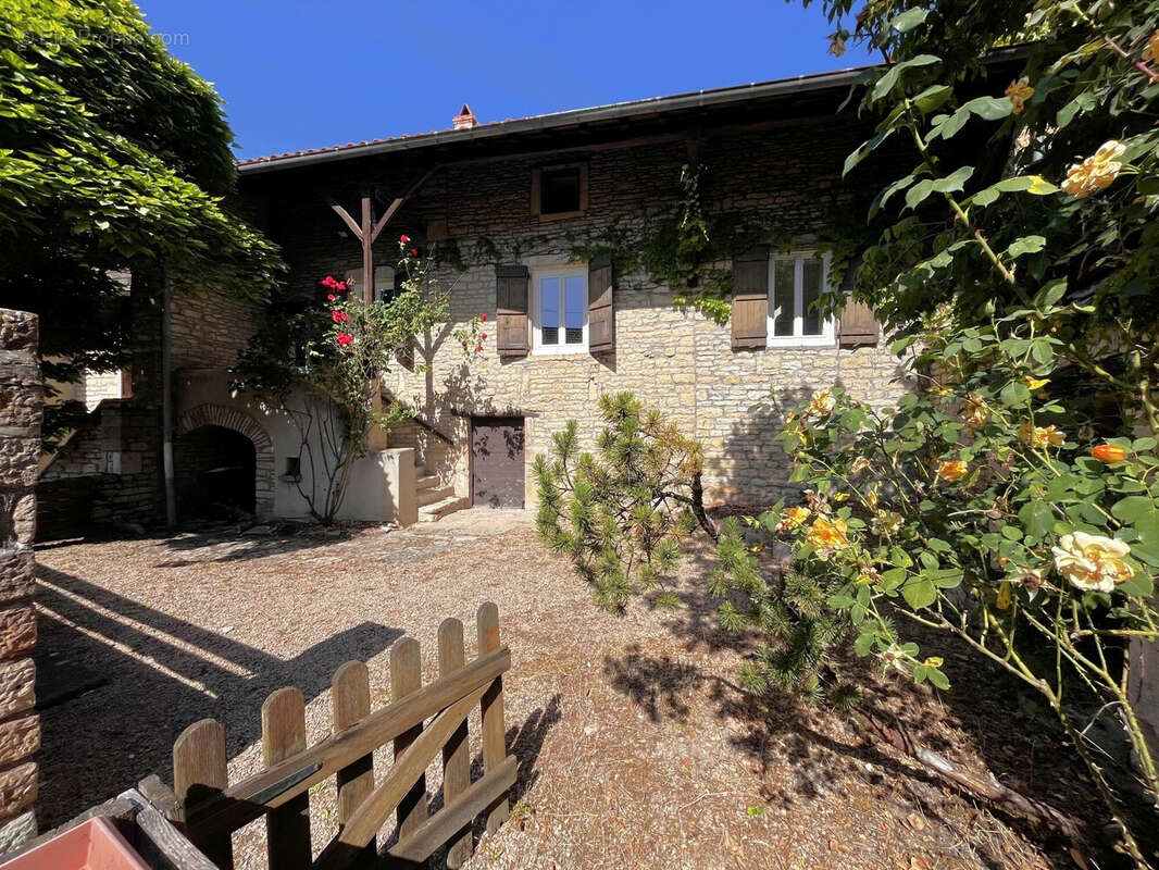 Maison à CRUZILLE