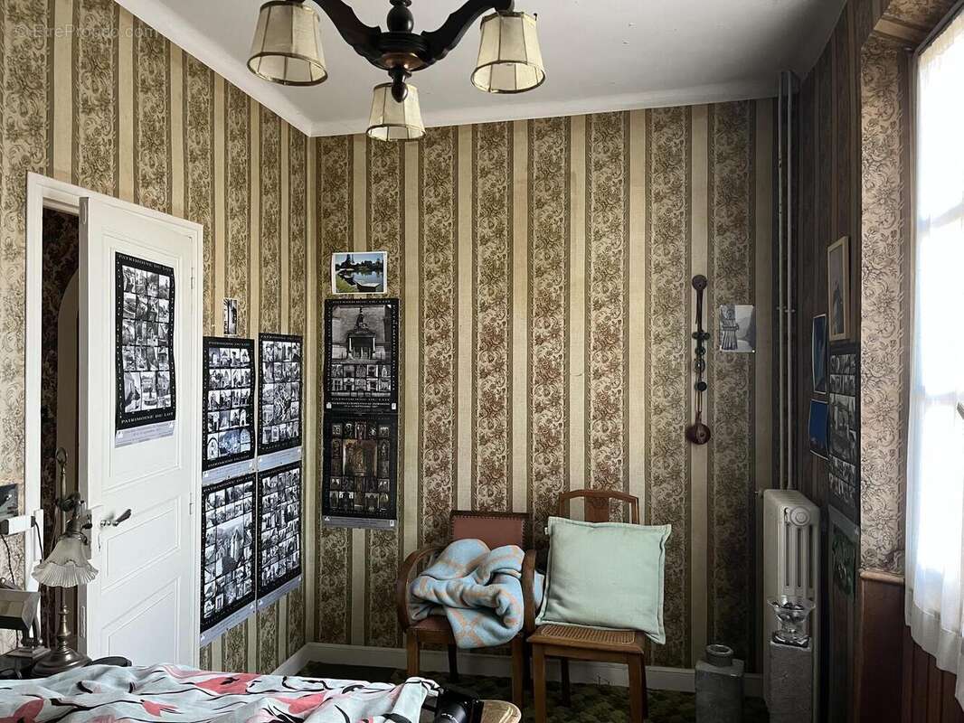 1er - Chambre n°2 - Maison à LACAPELLE-MARIVAL