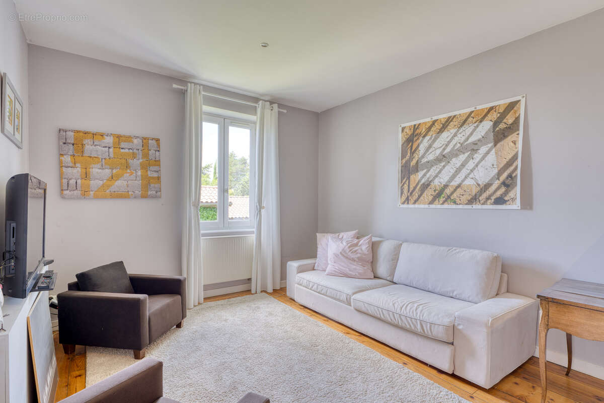 Propriété 10 pièces - 6 chambres avec vue panoramique et piscine à débordement - photo 11