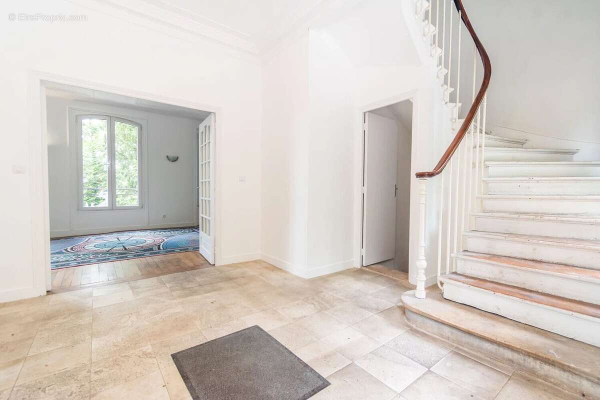 Maison 220 m² à Montmorency  - photo 4