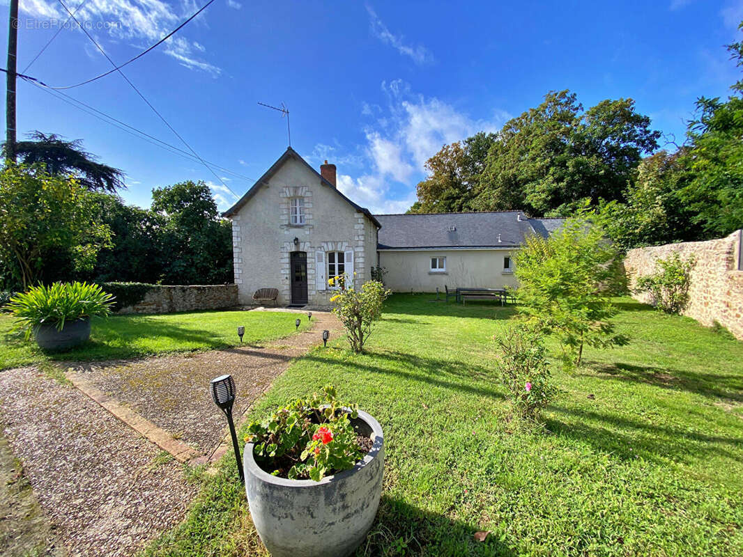 Maison à BRISSAC-QUINCE
