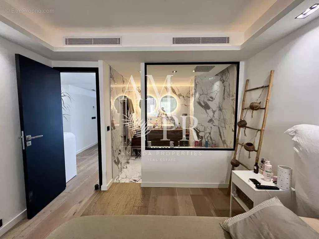 Appartement à LE CANNET