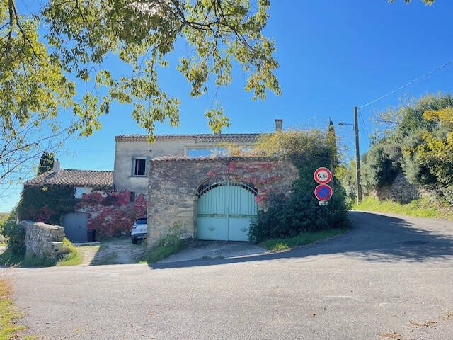 Maison à MONTAREN-ET-SAINT-MEDIERS