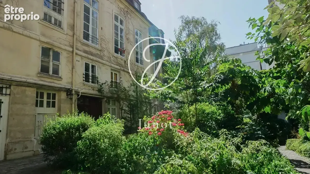 Paris 3e - CARREAU DU TEMPLE / BÉRANGER - Appartement à vendre - 3 pièces - 74,83m² Carrez - 2 chambres - Belle hauteur sous pla - photo 1