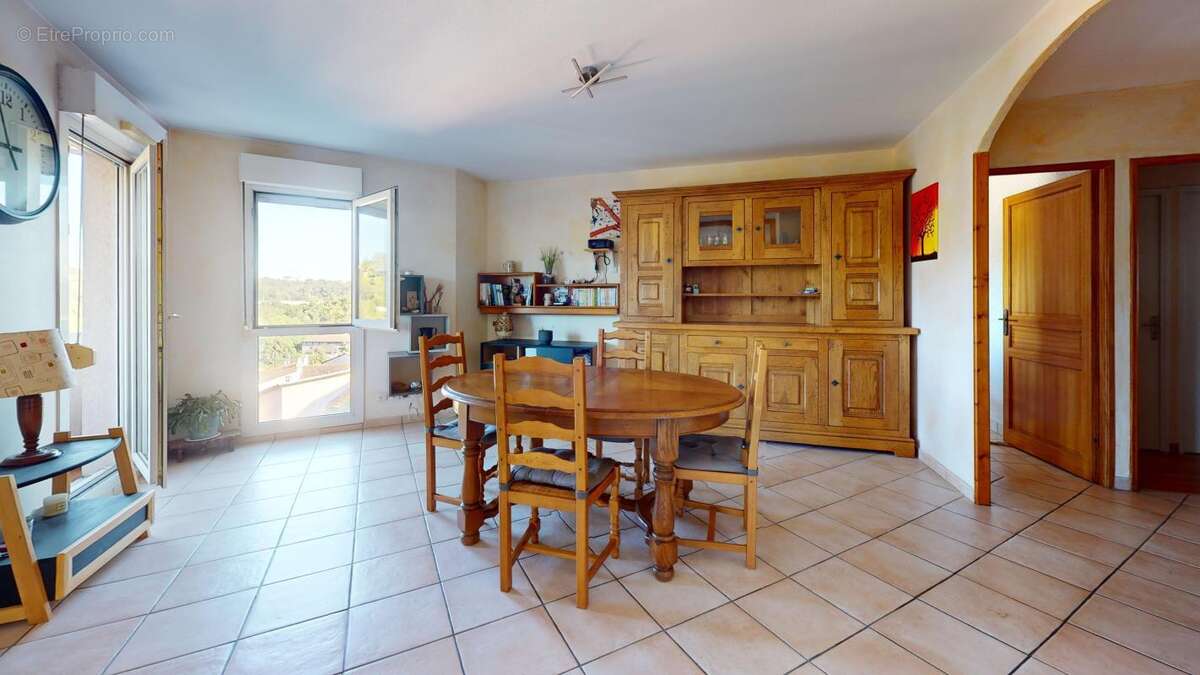 Appartement pouvant évoluer T3 vers T4 / garage fermé en sus (15.000 euros) - photo 4