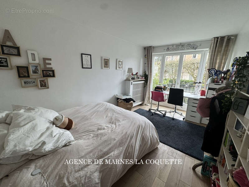 Appartement à MARNES-LA-COQUETTE