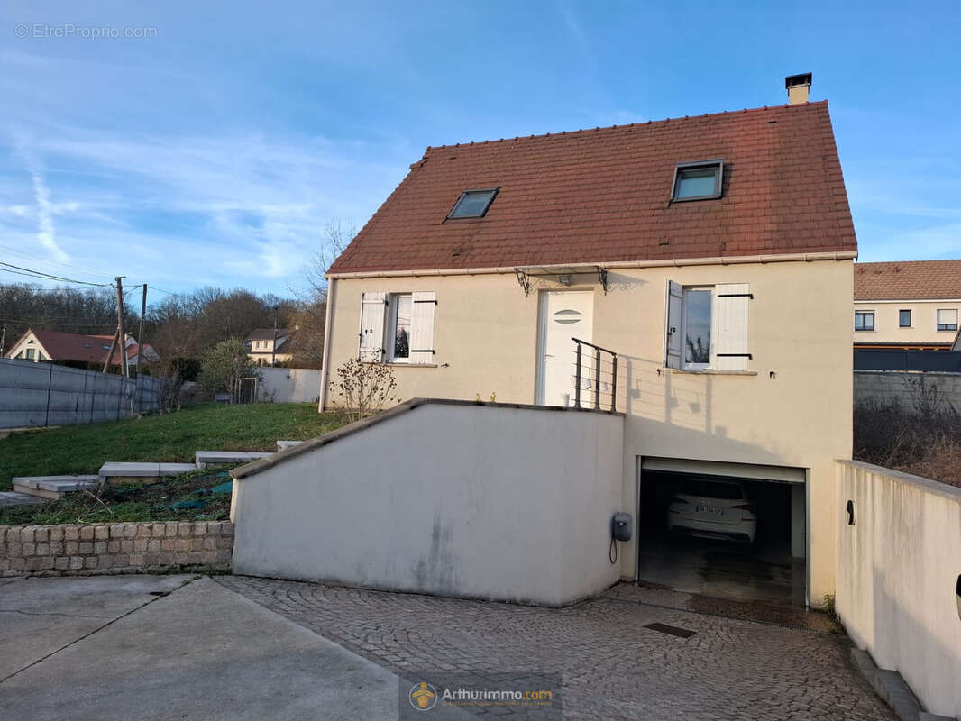 Maison à CRECY-LA-CHAPELLE