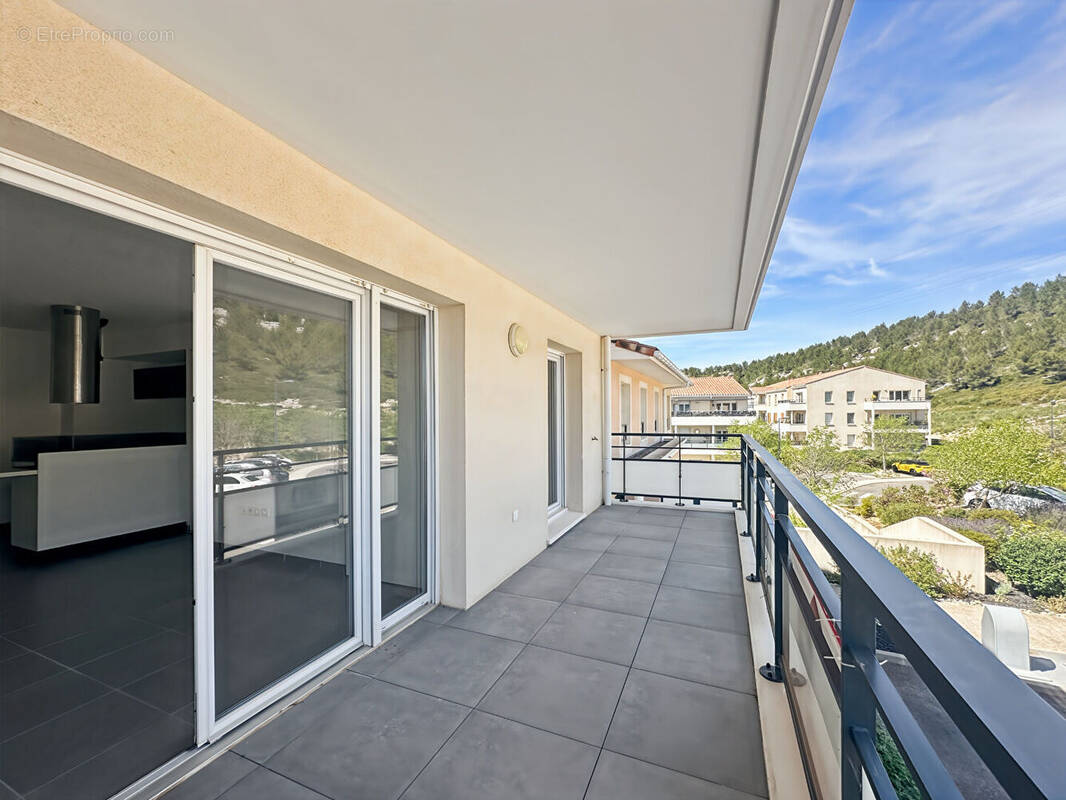 Appartement à ENSUES-LA-REDONNE